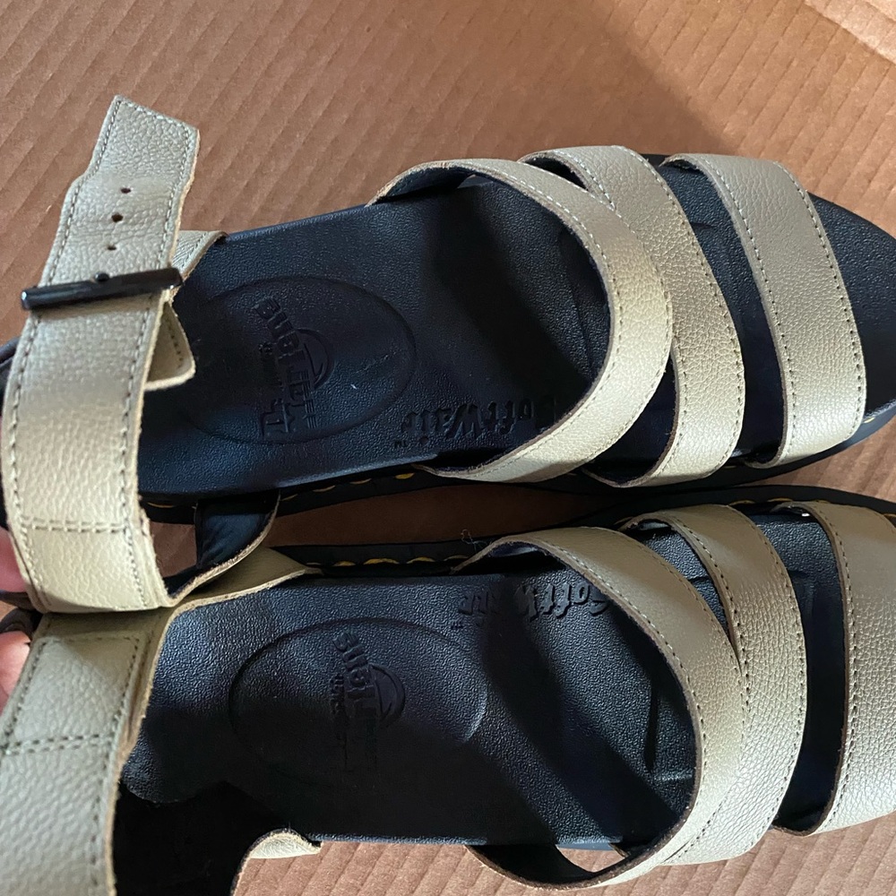 Dr. Martens Women's Blaire Pisa Leather Strap Sandals 'Pale Olive' | US 9 - Picture 7 of 7